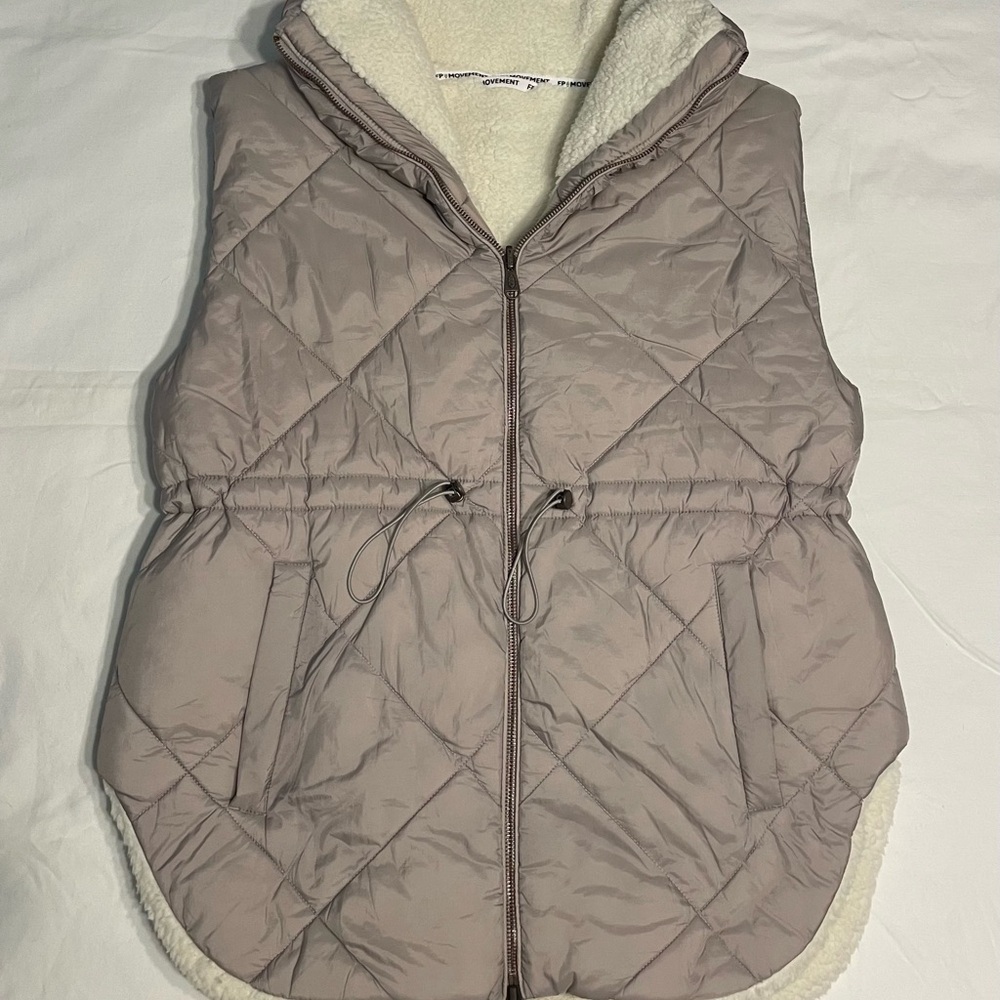 FP Movement Dream Big Quilted Sherpa Lined Vest Reversible Size Small NWT